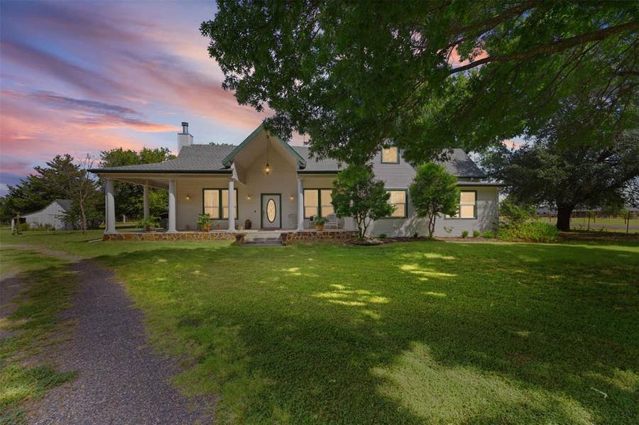 Property photo for 1372 Greathouse Road, Waxahachie, TX