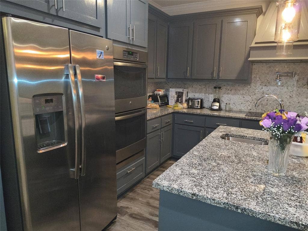 3027 Ames Road, Lancaster, TX 75134 Kitchen featuring double oven