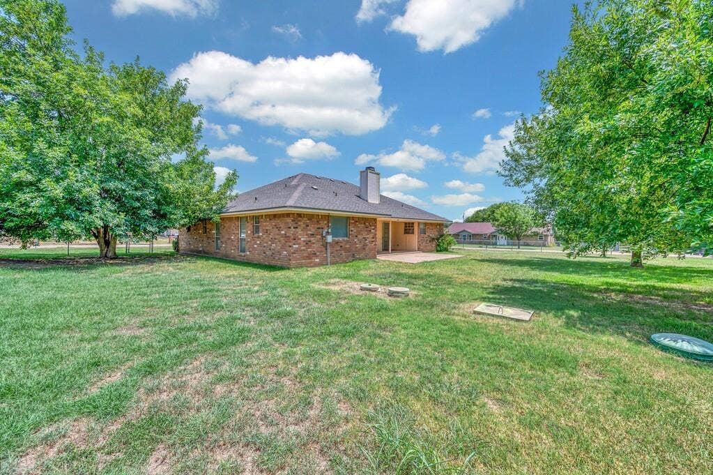 600 Lyndon Drive, Woodway, TX 76712 600 Lyndon Drive, Woodway, TX 76712