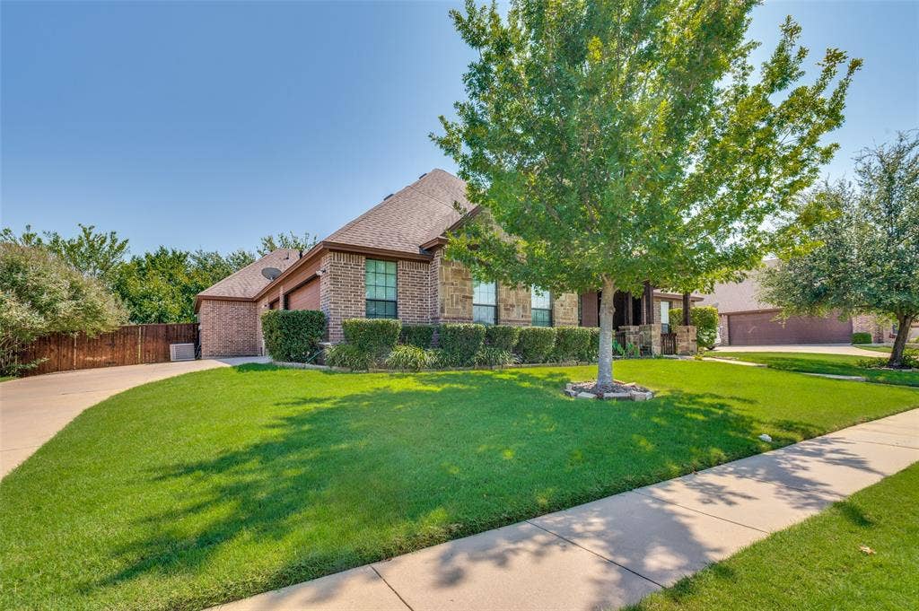 311 Covington Lane, Ovilla, TX 75154 311 Covington Lane, Ovilla, TX 75154