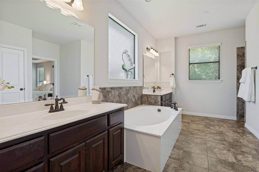 311 Covington Lane, Ovilla, TX 75154 311 Covington Lane, Ovilla, TX 75154