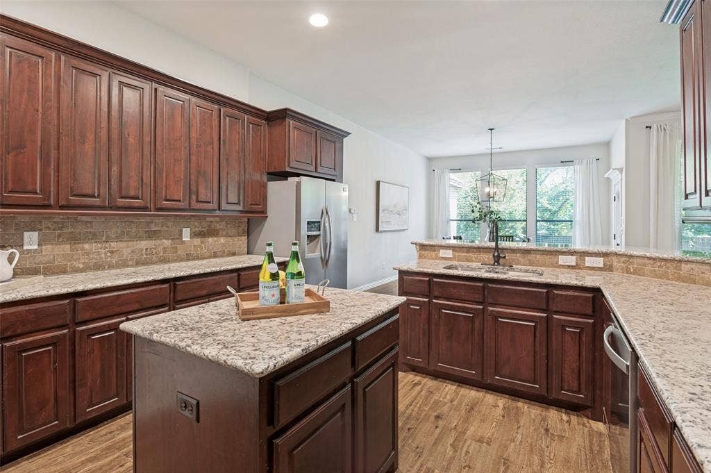 311 Covington Lane, Ovilla, TX 75154 311 Covington Lane, Ovilla, TX 75154