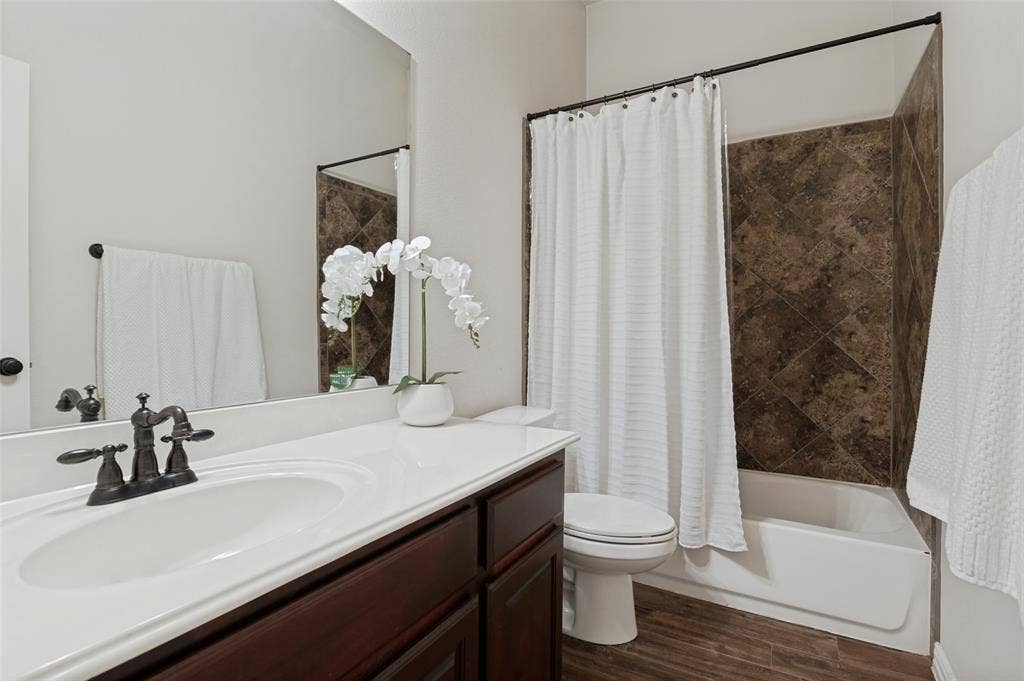 311 Covington Lane, Ovilla, TX 75154 311 Covington Lane, Ovilla, TX 75154
