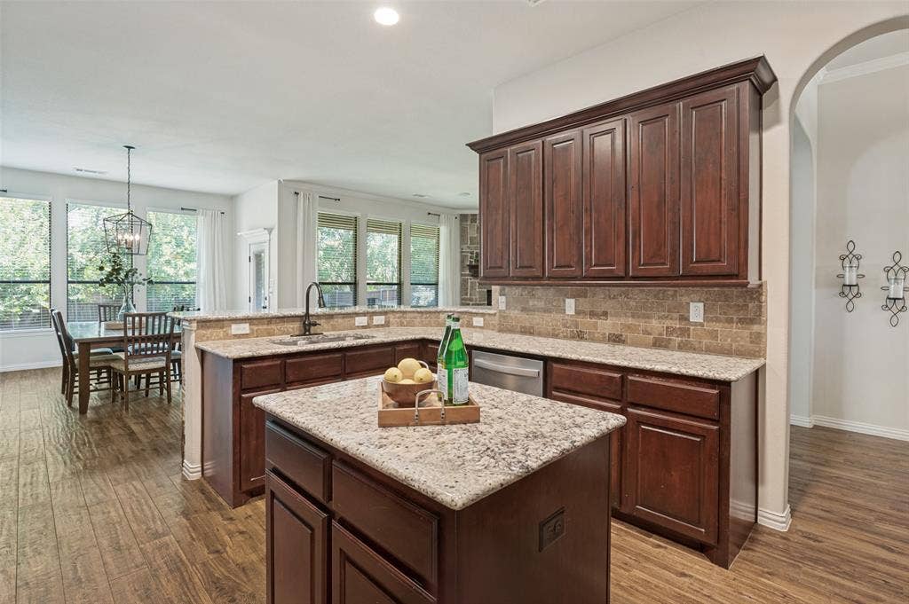 311 Covington Lane, Ovilla, TX 75154 311 Covington Lane, Ovilla, TX 75154