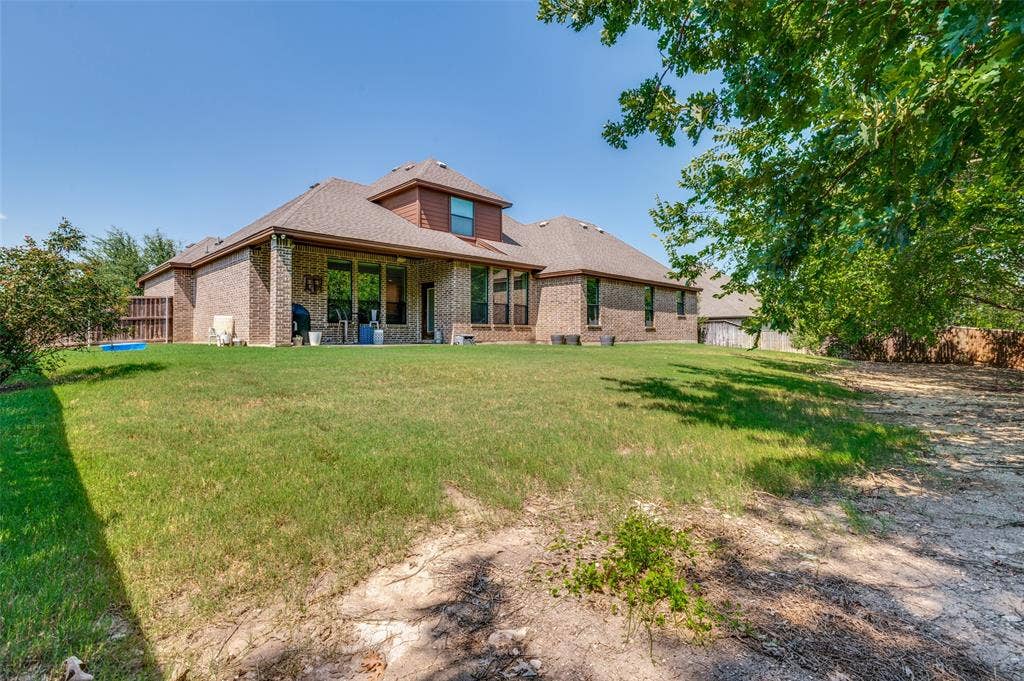 311 Covington Lane, Ovilla, TX 75154 311 Covington Lane, Ovilla, TX 75154