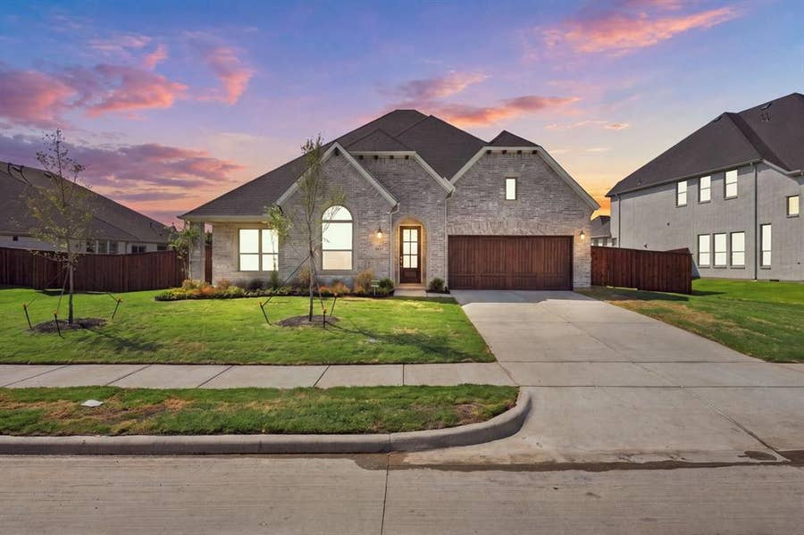 Property photo for 232 Pine Leaf Trail, Waxahachie, TX