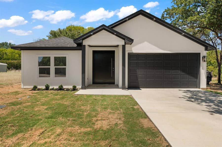 Property photo for 104 Clear Fork Street, Gun Barrel City, TX