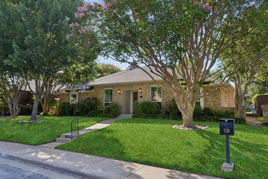 Property photo for 7118 Winedale Drive, Dallas, TX