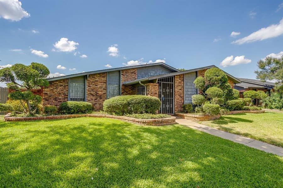 Property photo for 1846 Lewis Trail, Grand Prairie, TX