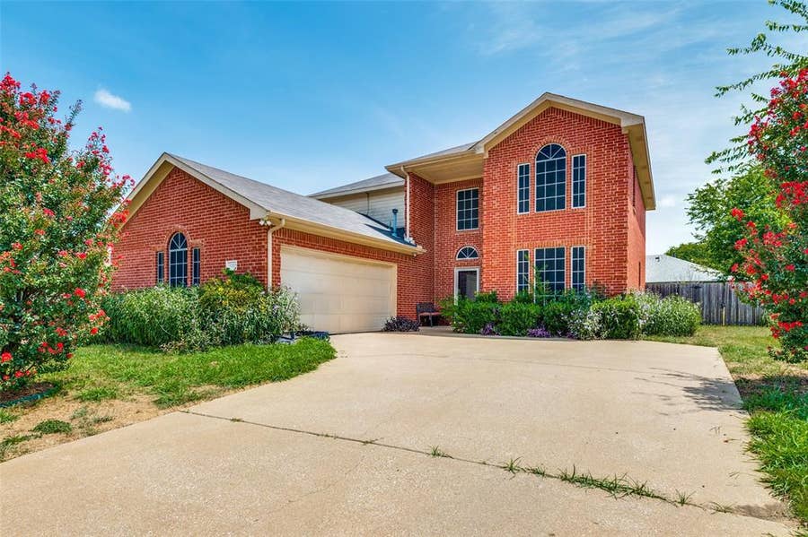Property photo for 1212 Rio Bravo Drive, DeSoto, TX