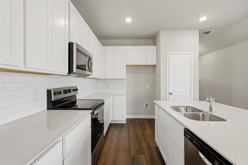 3261 Kelso Drive, Everman, TX 76140 3261 Kelso Drive, Everman, TX 76140