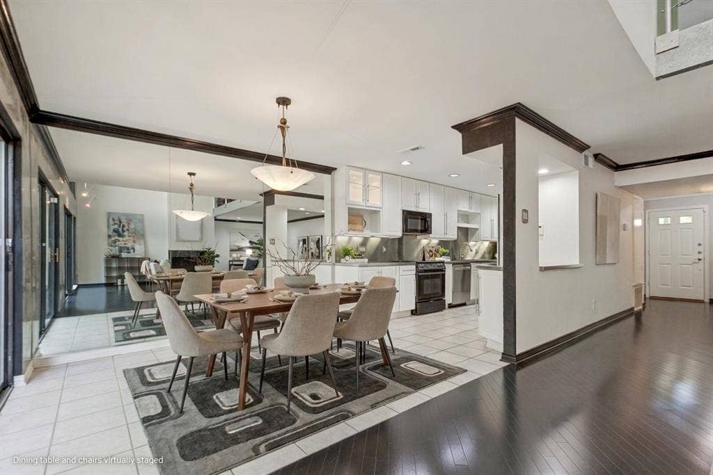 6362 Southpoint Drive, Dallas, TX 75248 Open concept dining area