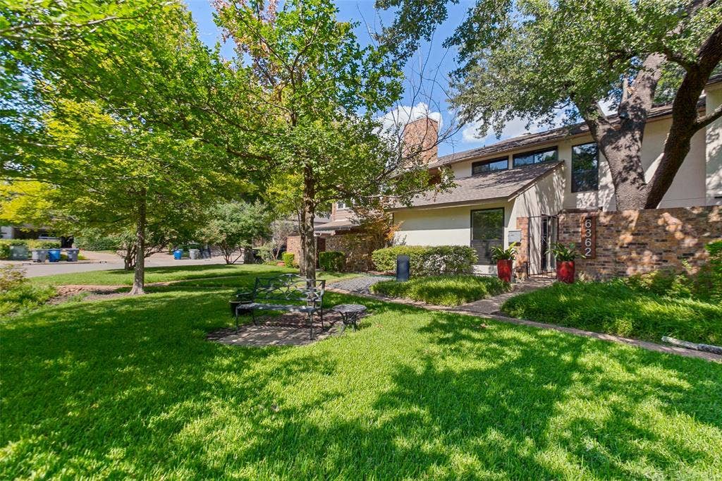 6362 Southpoint Drive, Dallas, TX 75248 Beautiful, large greenspace in the front