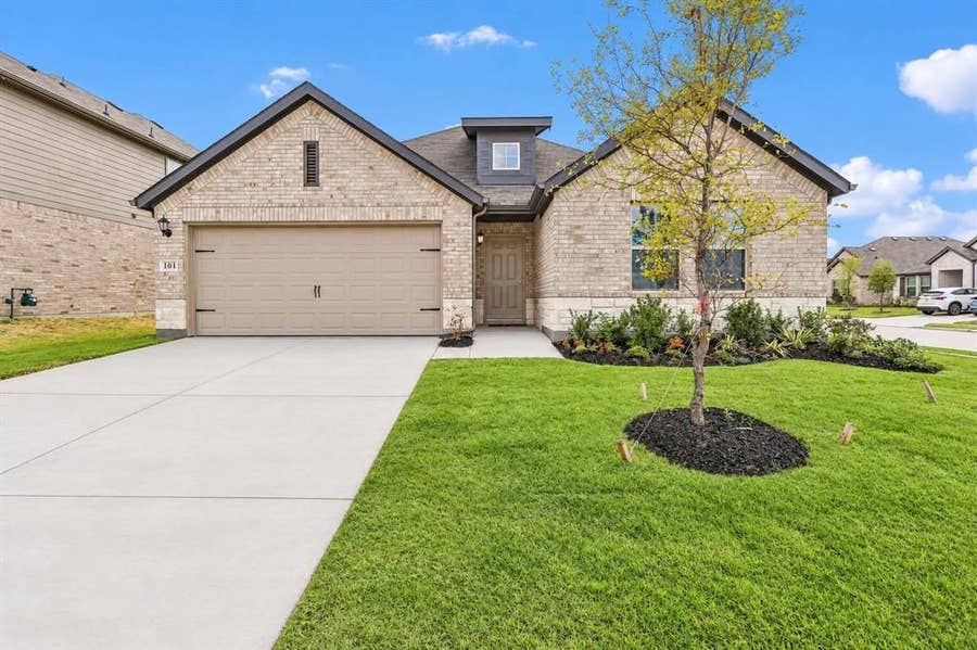Property photo for 101 Anson Drive, Royse City, TX