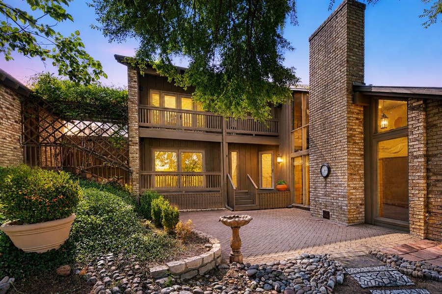 Property photo for 103 W Northgate Drive, Irving, TX