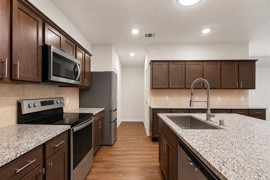 3319 Everly Drive, Fate, TX 75189 3319 Everly Drive, Fate, TX 75189