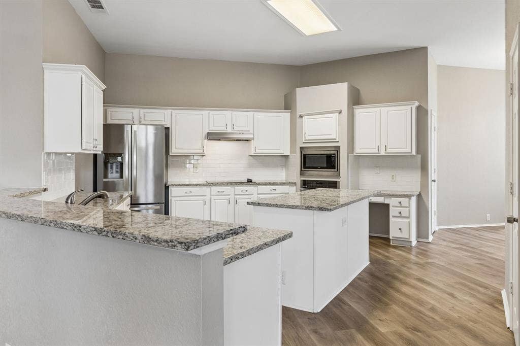 3313 Heatherbrook Drive, Plano, TX 75074 3313 Heatherbrook Drive, Plano, TX 75074