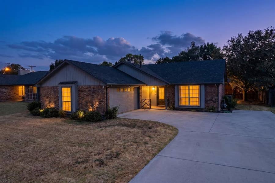 Property photo for 107 Modene Avenue, Waxahachie, TX