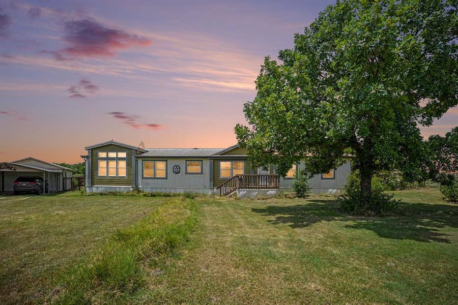Property photo for 220 Barker Road, Ennis, TX