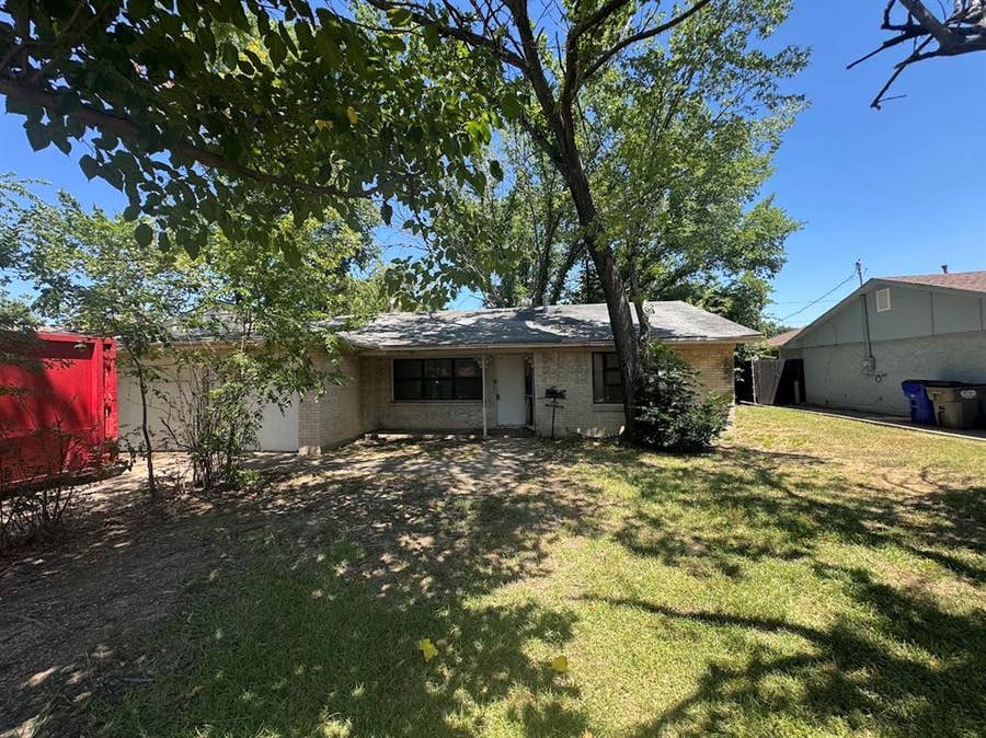 Property photo for 14048 Stardust Lane, Farmers Branch, TX