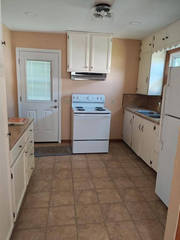 307 N Playdium Drive, West, TX 76691 307 N Playdium Drive, West, TX 76691