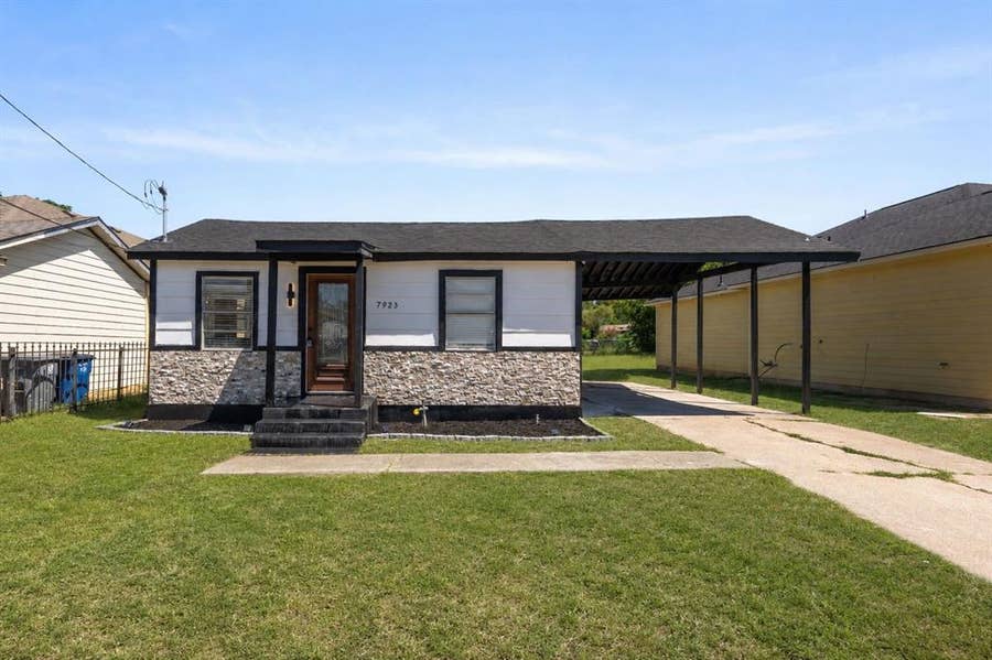 Property photo for 7923 S Nassau Circle, Dallas, TX