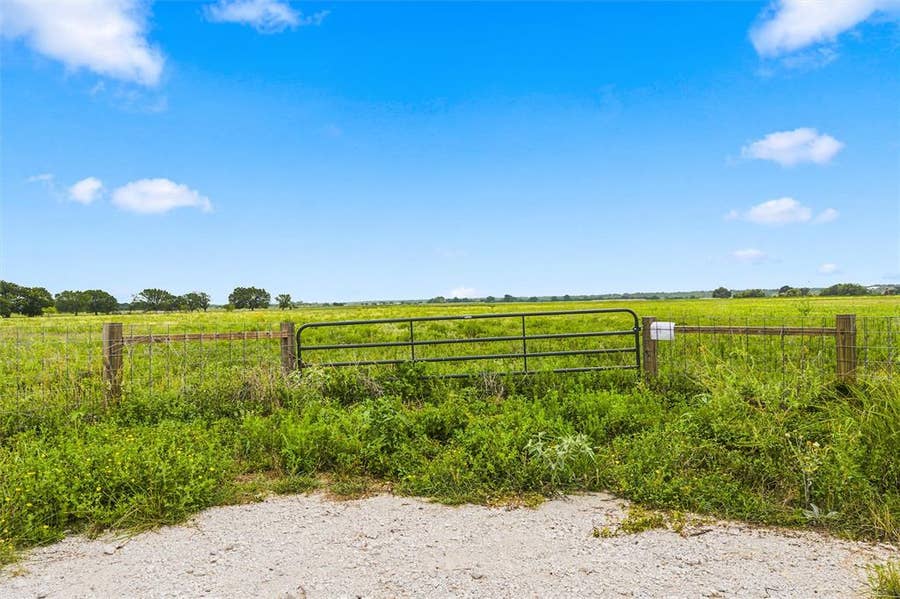 Property photo for 495 Jake Sparks Drive, Waco, TX