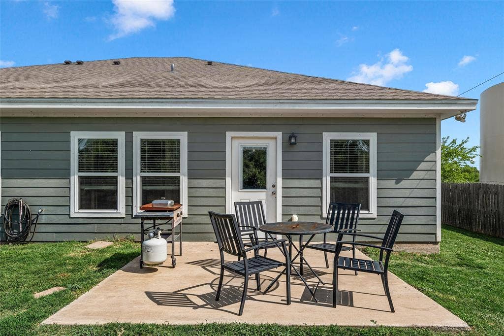 215 Greenbriar Street, Robinson, TX 76706 215 Greenbriar Street, Robinson, TX 76706