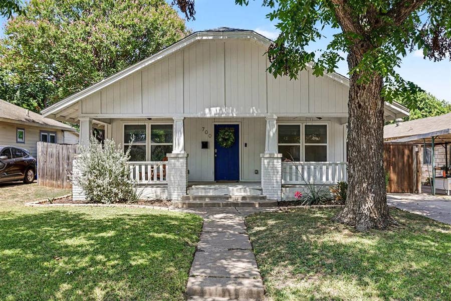 Property photo for 700 Cristler Avenue, Dallas, TX