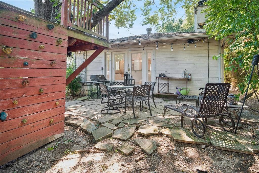 7233 Meadow Lake Avenue, Dallas, TX 75214