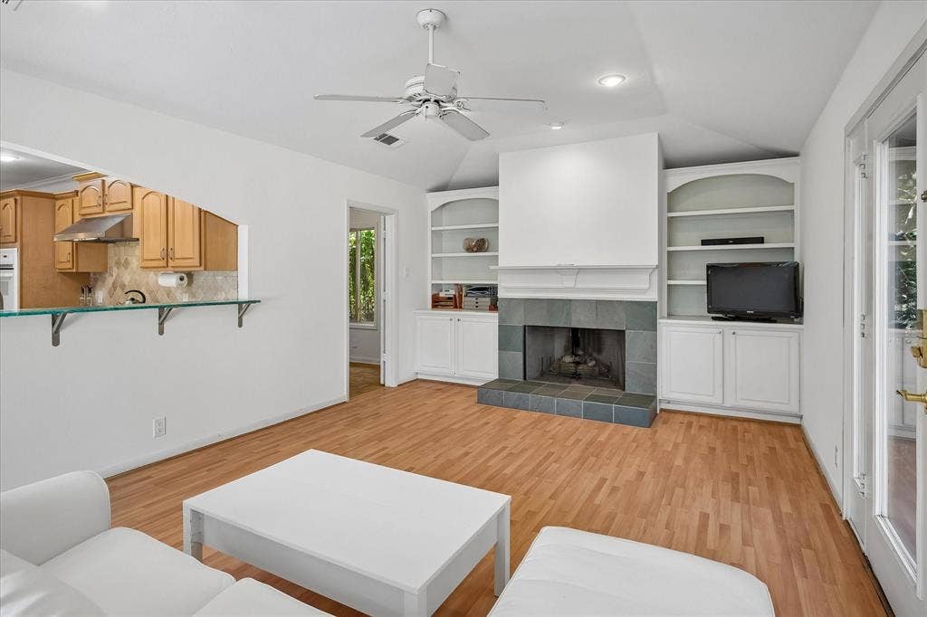 7233 Meadow Lake Avenue, Dallas, TX 75214