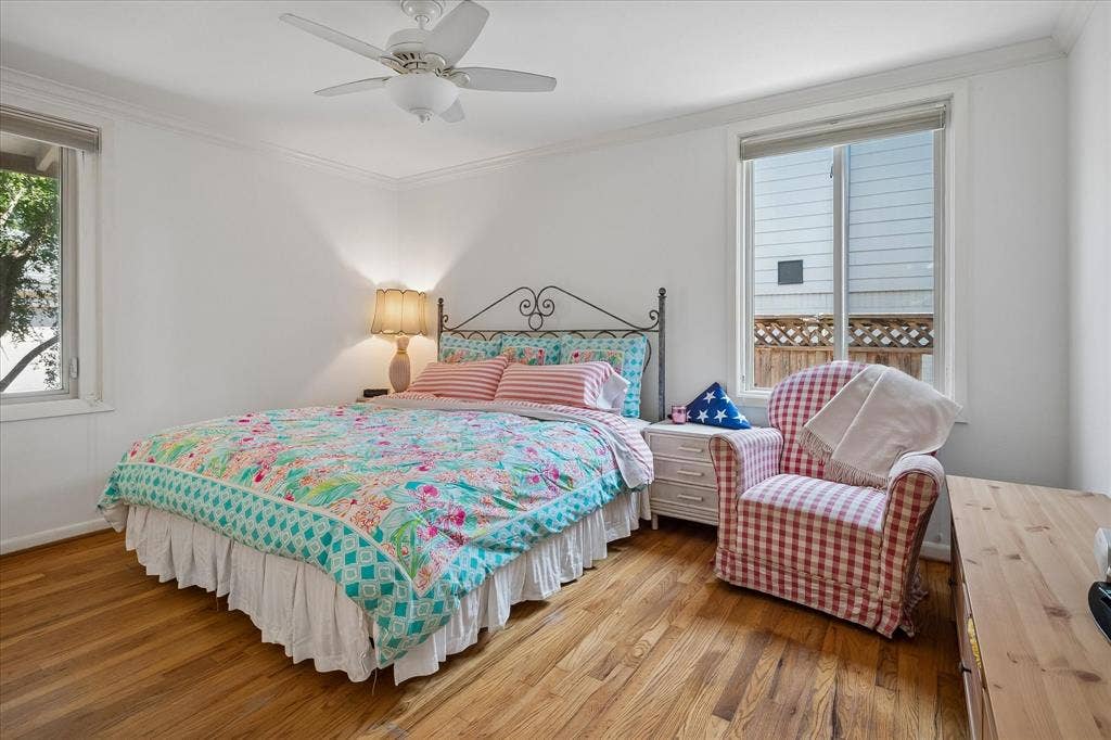 7233 Meadow Lake Avenue, Dallas, TX 75214