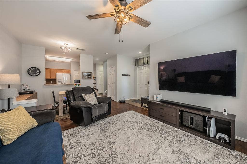 2741 Hyde Park Drive, Grand Prairie, TX 75050 2741 Hyde Park Drive, Grand Prairie, TX 75050
