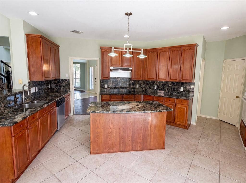 3606 Fairlands Drive, Richardson, TX 75082 3606 Fairlands Drive, Richardson, TX 75082