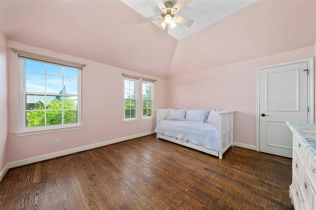 guest bedroom upstairs