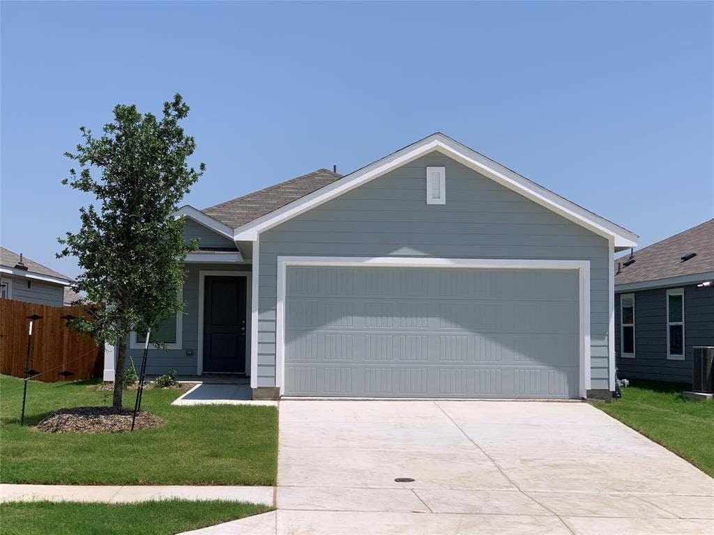 7212 Gray Wolf Lane, McKinney, TX 75071 Enjoy brand new home!