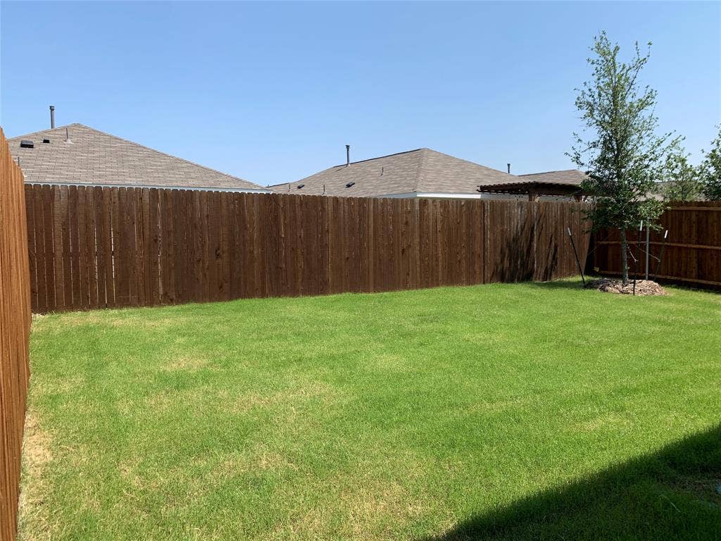 7212 Gray Wolf Lane, McKinney, TX 75071 View of large back yard