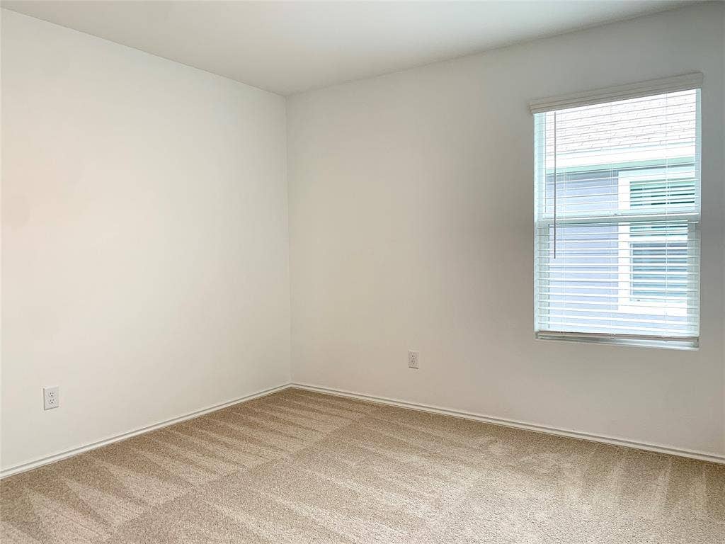 7212 Gray Wolf Lane, McKinney, TX 75071 Room with plenty of natural light