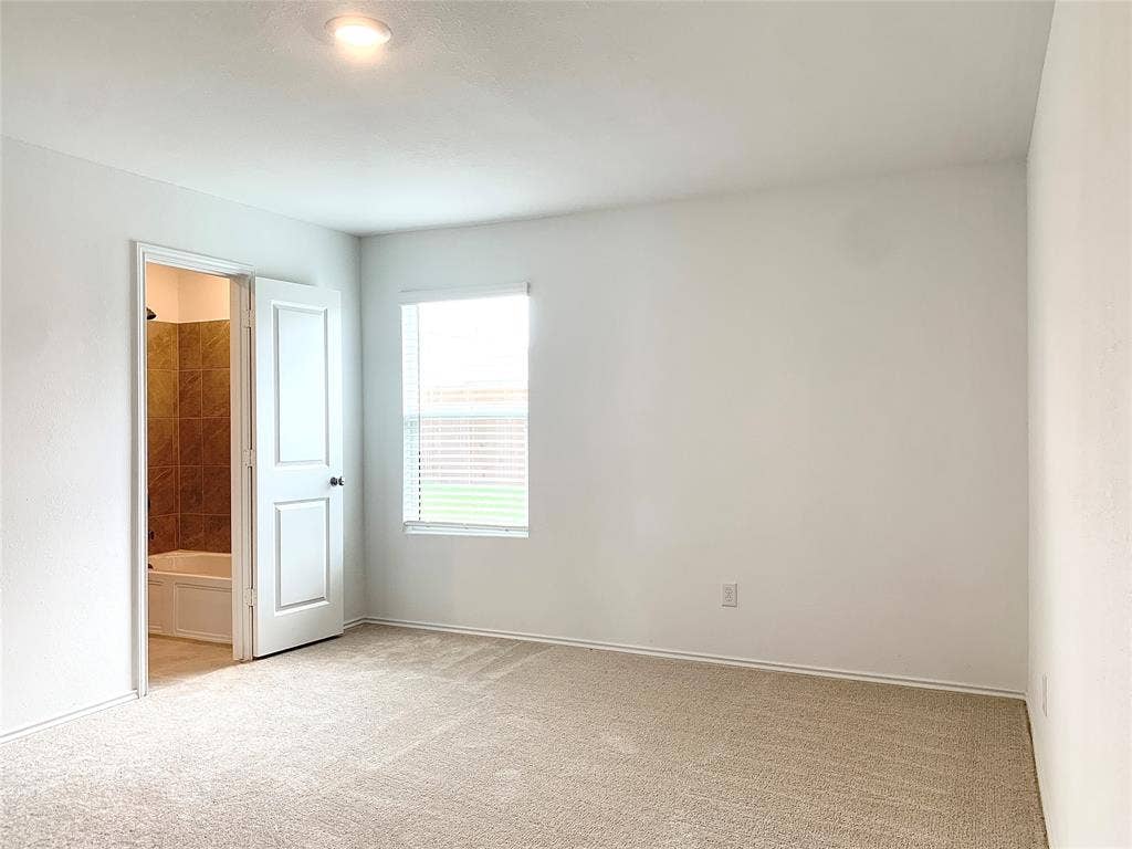 7212 Gray Wolf Lane, McKinney, TX 75071 Large primary room