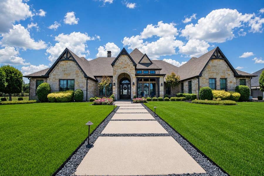 Property photo for 306 Renaissance Lane, Heath, TX