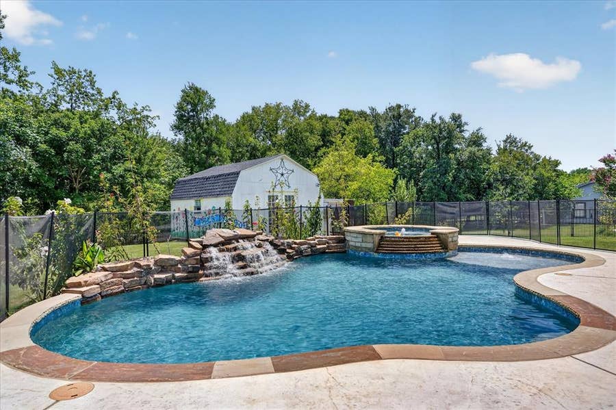 Property photo for 1425 Pioneer Drive, Lowry Crossing, TX