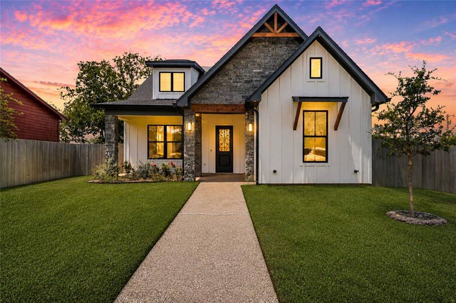 Property photo for 107 N Jena Street, Riesel, TX
