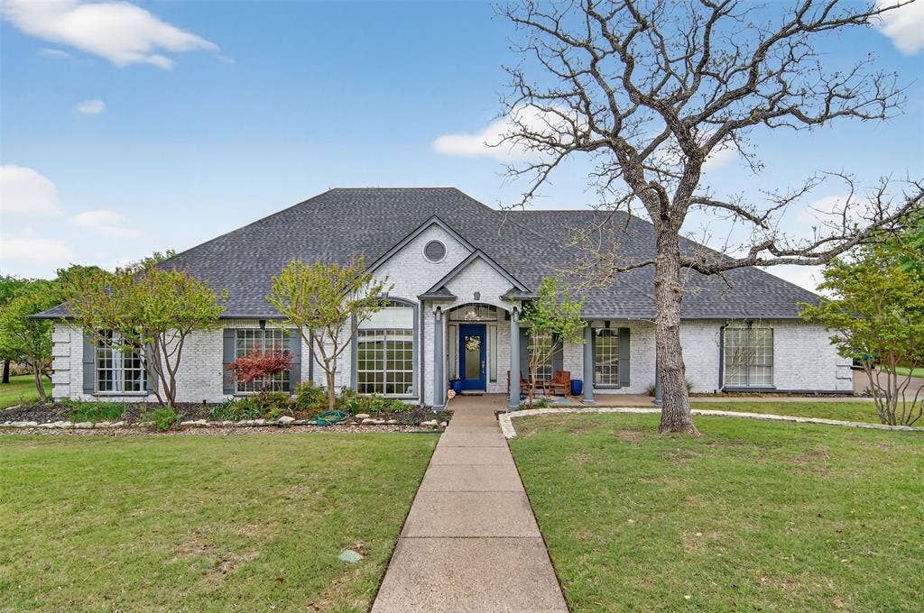 1202 Forest Park Drive, Weatherford, TX 76087 Welcome to 1202 Forest Park! The grounds of this lovely home really do feel like a Park!