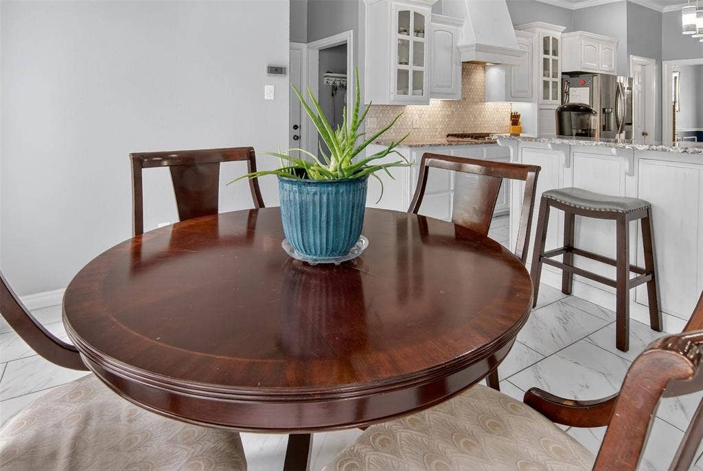 1202 Forest Park Drive, Weatherford, TX 76087 Breakfast area just off the kitchen.