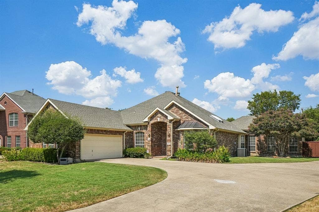 257 Love Bird Lane, Murphy, TX 75094 Single story open floor plan home on a half acre lot in Murphy Farms.