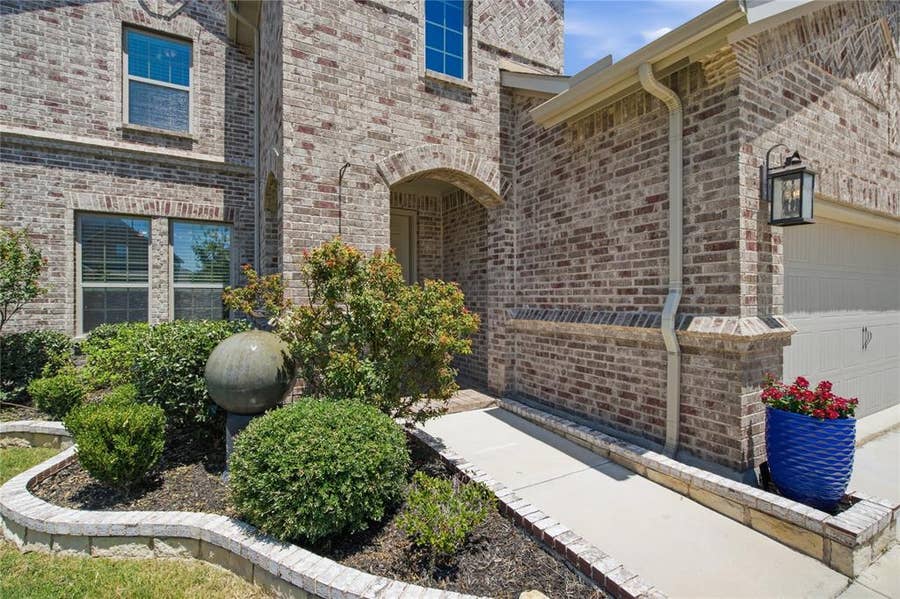 Property photo for 5616 Salt Springs Drive, Fort Worth, TX