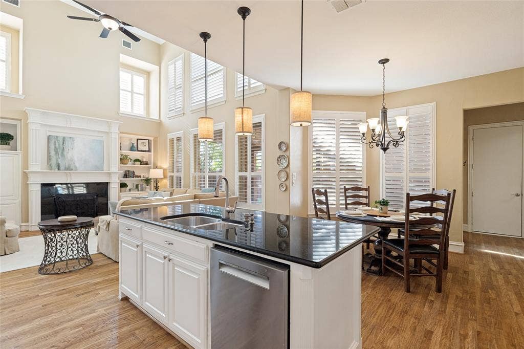 1021 Bandelier Drive, Allen, TX 75013 Kitchen w view of living area and breakfast room