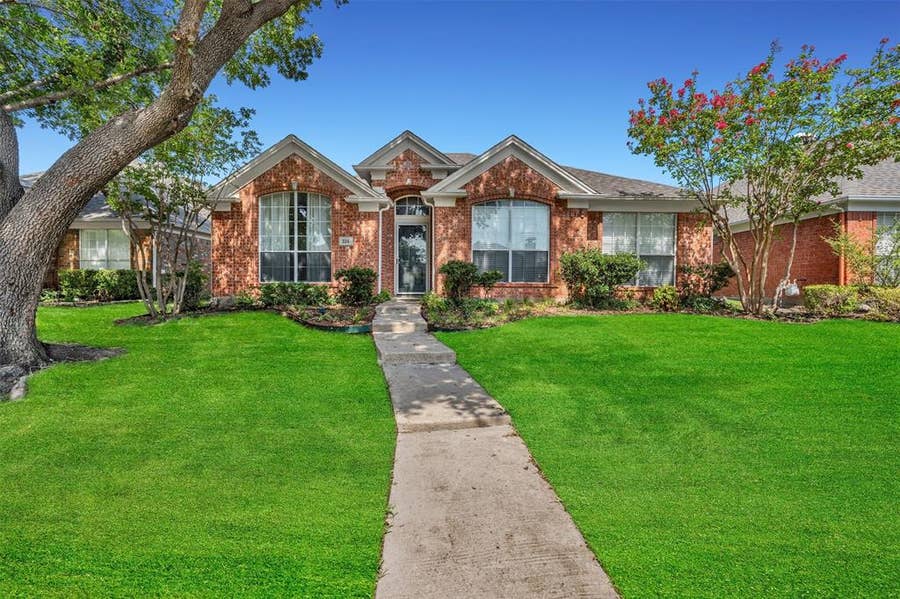 Property photo for 334 Touchdown Drive, Irving, TX