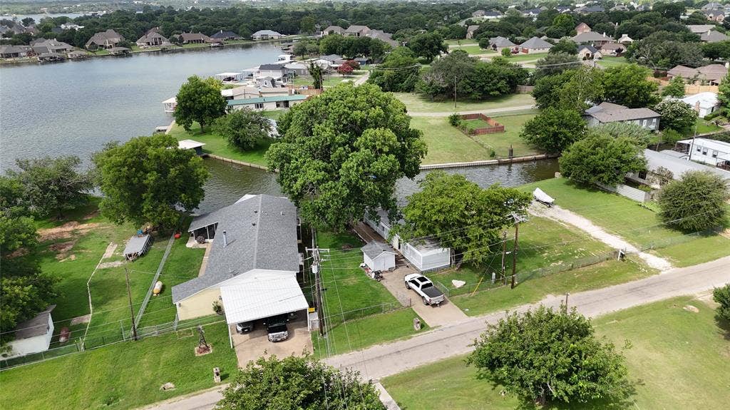 3903 Montgomery Drive, Granbury, TX 76049 3903 Montgomery Drive, Granbury, TX 76049