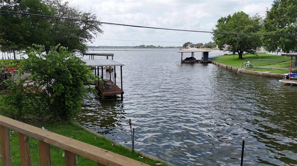 3903 Montgomery Drive, Granbury, TX 76049 3903 Montgomery Drive, Granbury, TX 76049